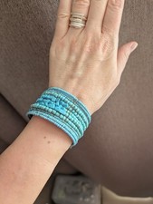 Breiter Armreif aus echten Edelsteinen Türkis farben Handarbeit (kein Silber)