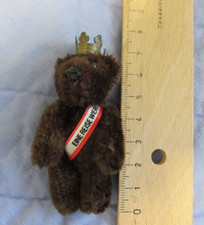 Schuco Bärchen, 7 cm , Metallkorpus, Ohren ganz Blech, Schärpe:Berlin ist ...