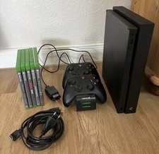 Xbox One x mit 2 Controllern 5