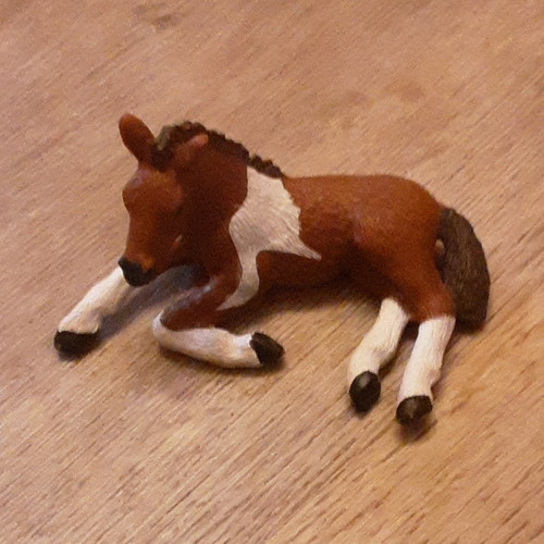 Pferd dekofigur liegend - dekofigur,