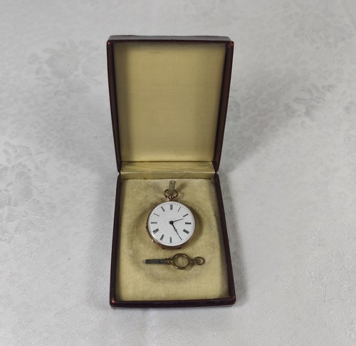 Schlüssel taschenuhr - schlüssel,