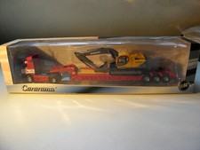 Cararama Volvo FH12 mit Schwerlast Tieflader und Volvo EC210 Raupenbagger 1/50