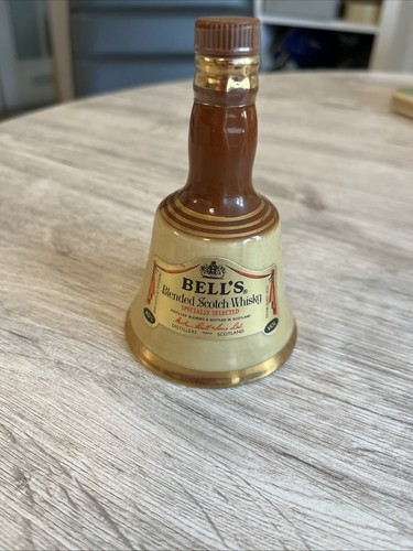Bell blended scotch whisky - bell‘s,