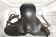 Dressursattel VIELLSEITIG (VSD) 17"/42cm,Mittlere Kammer,schwarz, guter Zustand