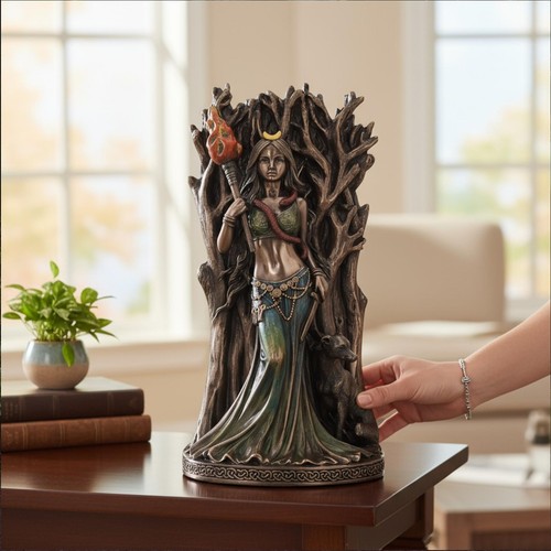 Hekate göttin statue - hekate,