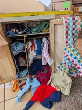 Puppenschrank Mit Inhalt