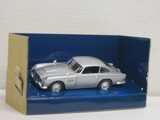 Aston Martin DB 5 James Bond 007 Goldeneye in silber Box Corgi CC04311 1:36