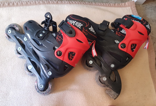 Hot wheels kinder stuntskates - hot,