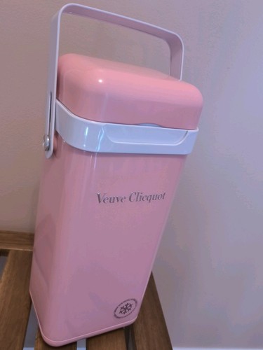 Veuve clicquot rose pink - pink, metal