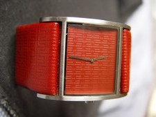 Jaques LeMans schicke breite Damen-Armbanduhr rot, Leder-Armband-Batterie neu