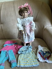 Porzellanpuppe 40 cm +