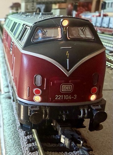 Diesellok 221 104 db - h0, 104-3
