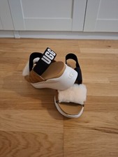 UGG Sandalen Gr. 38