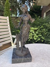 Rosen Mädchen Spelter-Figur in Bronze-Optik 34,5 cm mit Marmorsockel