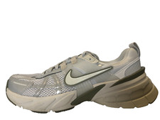 Nike V2K Damen Sneaker UK 7 US