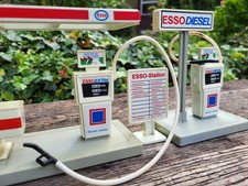 Vintage Esso Tankstelle aus Kunststoff – Spielset mit Vielfältigem Zubehör 