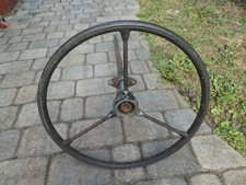 Altes Metalllenkrad zum Teil grün lackiert Lenkrad Traktor LKW