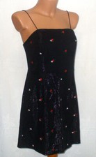 Urban Outfitters  sexy Damen Minikleid  ?  Gr. S  schwarz mit gestickten Blumen