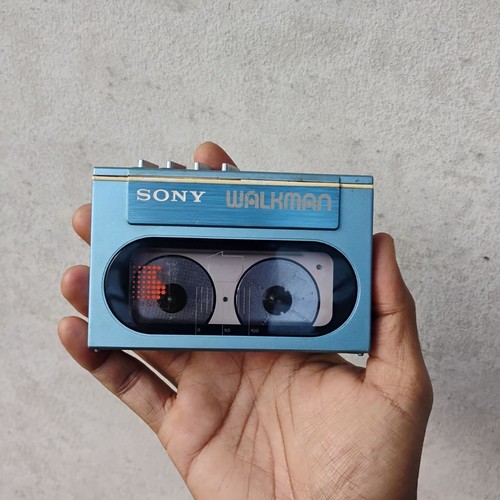 Sony walkman cassette - walkman, wm-20