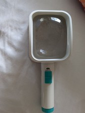 Große Leselupe Mit Licht