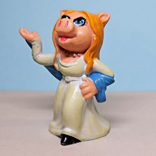 Muppets miss piggy - muppets,
