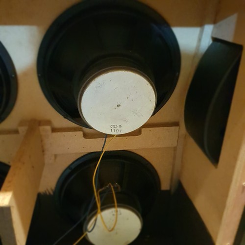 Paar neuwertige power - neuwertige,