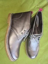 Tolle Flip Flop Stiefelette