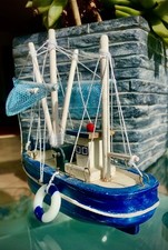 Holz- Schiffs- Modell Krabben-Fischer Boot Kutter Holz Deko Netze Rettungsring