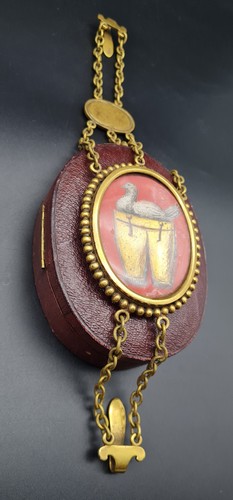 Skurrile antike chatelaine - skurrile,