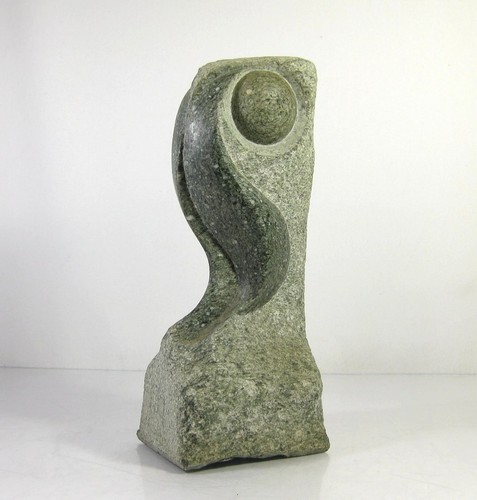 Abstrakte grüne steinskulptur - grüne,