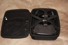 Meta Oculus Quest 64GB VR-Headset - Schwarz mit Koffer und Linkkabel