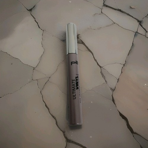Ultimate vinyl eye shadow - p2,