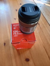 Sony E-mount MACRO-OBJEKTIV-- E 30mm f/3.5  (Neuwertig-in Originalverpackung) )