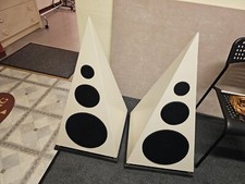 2 Boxen 80er Jahre Style Pyramidenform 46 x 46 x 90 cm Schreinerarbeit weiss