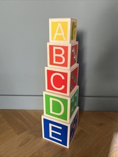 Würfel und Turm Spielzeugset aus Holz Stapeln