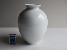 Vase Blumenvase Ludwigsburger Porzellan, weiß unbemalt, Höhe 21 cm, um 1980