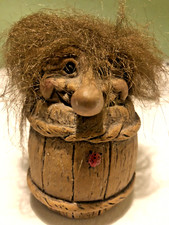 Original TUSSE TROLL im Fass