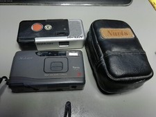 AGFAmini Kamera und Nikon Nuvis mini mit Ledertasche und Trageriemen