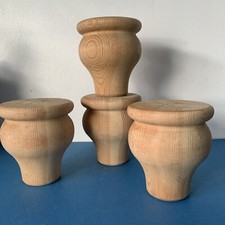 4 gedrechselte Holz Möbel