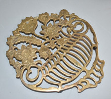 Messing Untersetzer Topfuntersetzer Topfplatte Blumenkorb Blumen vintage Fach C3