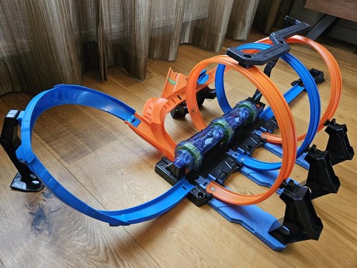 Mattel hot wheels - mattel, corkscrew