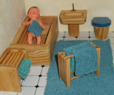 Spielform Bad ? Holz Wanne Waschbecken Toilette Handtuchhalter Regal Puppe Deko