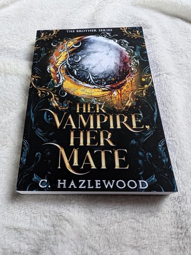 Her vampire mate - her,