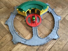 Thomas the Tank Engine Tidmouth Schuppen mit Drehscheibe und Klappgleis von Mattel