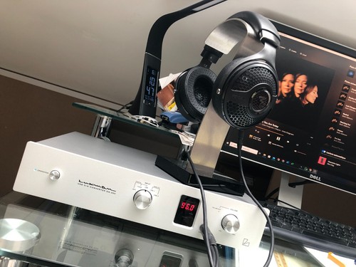 Focal utopia 2022 with stand - utopia,
