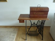 alte Kayser Nähmaschine auf Gußgestell