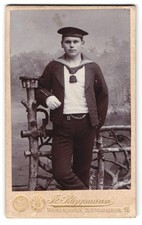 Fotografie Fr. Kloppmann, Wilhelmshaven, Oldenburgerstr. 16, Matrose in Uniform 