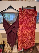 Tolles Badeanzug Set mit passender Strandtunika in Wickeloptk in Gr.42....Super