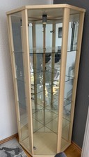 Glasvitrine mit Beleuchtung