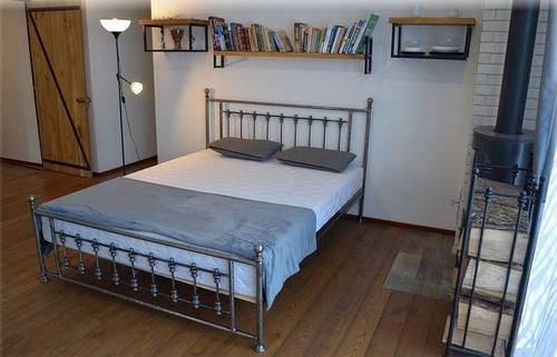Altmodisches doppel metallbett - altmodisches,